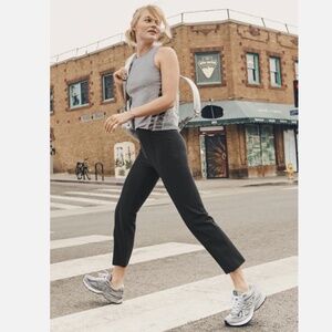 ATHLETA MERCURIAL CROP FLARE PANT BLACK SZ S